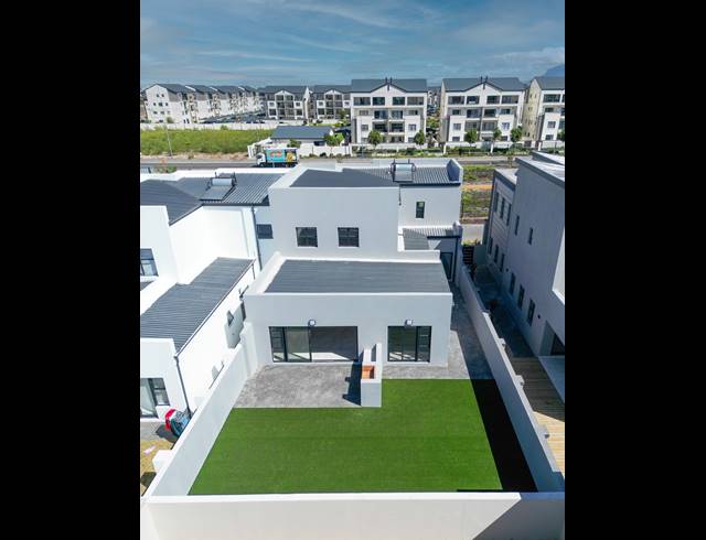 4 BEDROOM HOUSE FOR SALE IN SANDOWN